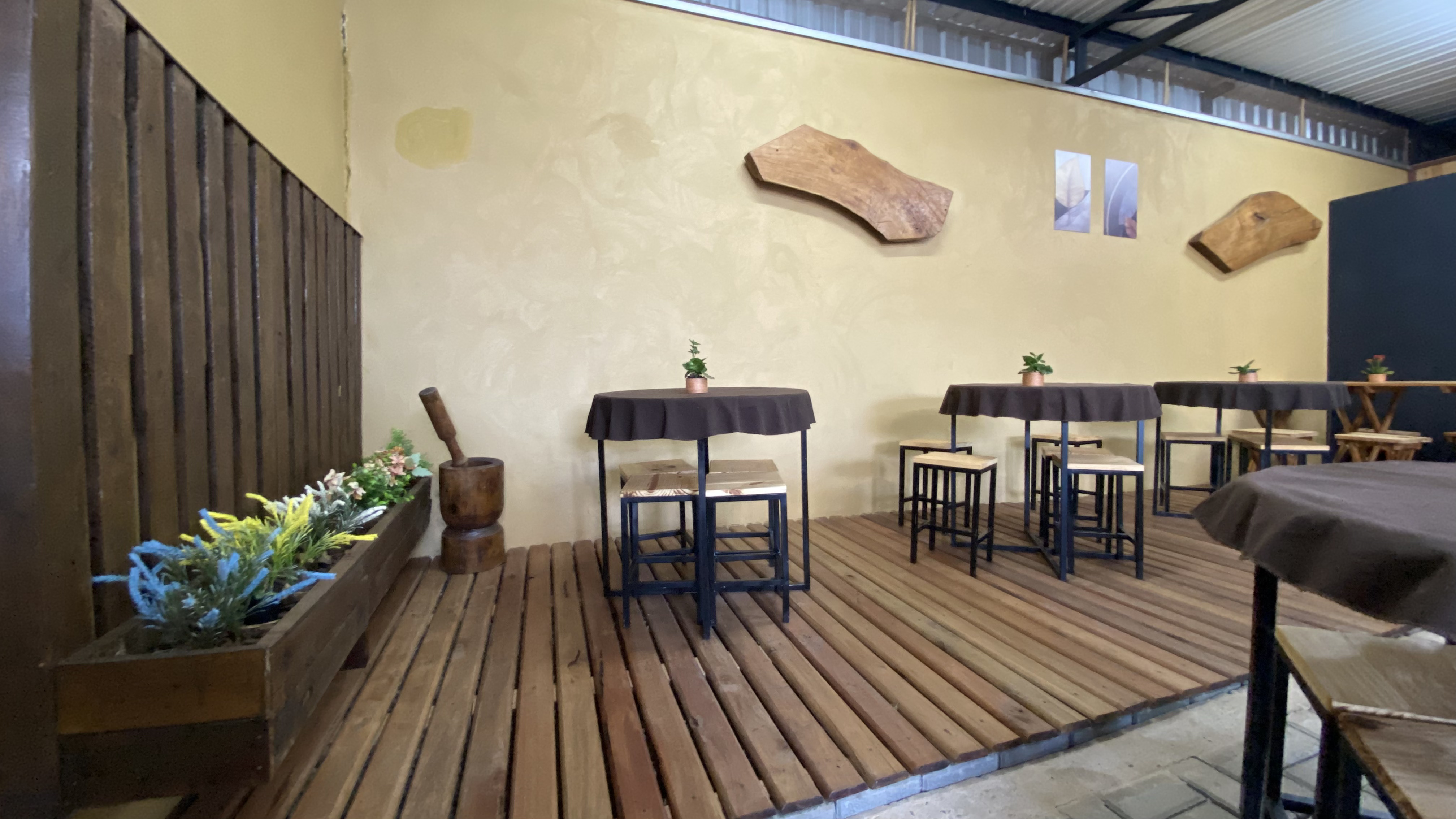 restaurante em nova tebas
